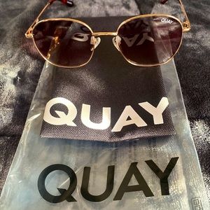 Quay Jezabell mini brand new